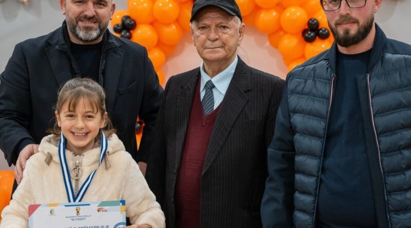 Nuk ka festë në Sarandë pa Partizanin, tifozi i kuq “bekon” kampionët e Butrintit