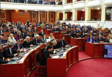 Periudhë fushate, por deputetët mbushën xhepat gjatë prillit; ja milionat që morën nga dietat
