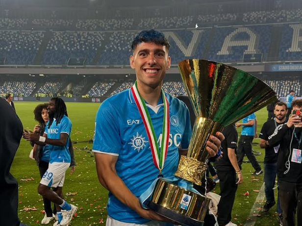 E BUJSHME/ E zyrtarizon FIFA, mesfushori kampion me Napolin lë Italinë për Shqipërinë E BUJSHME/ E zyrtarizon FIFA, mesfushori kampion me Napolin lë Italinë për Shqipërinë