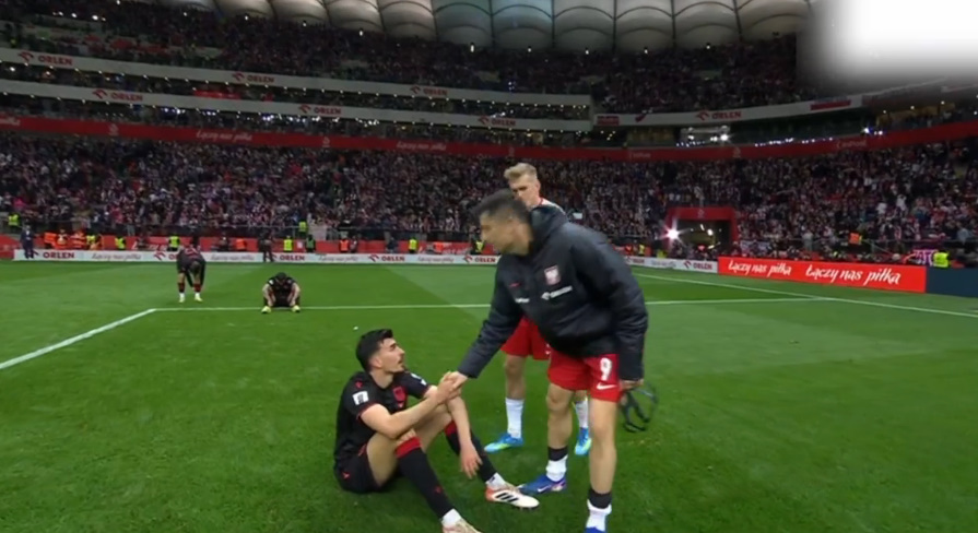 VIDEO/ Ëndrra kuqezi bëhet makth në 10 minuta, gabimet në të dy portat eliminojnë Shqipërinë me përmbysje në Poloninë