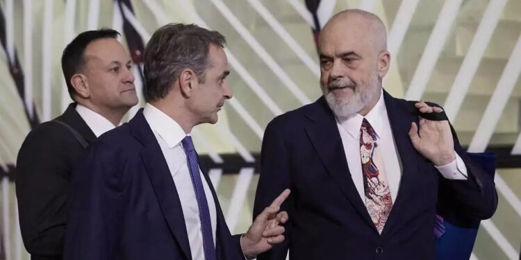 Shtrenjtimi i jetesës, Greqia bën pagën minimale 920 €, në Shqipëri 480 € me zor