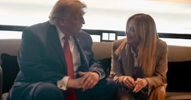 “M’u lut për një foto”, Trump ofendon kryeministren italiane, vjen reagimi i fortë i Giorgia Melonit (Video)