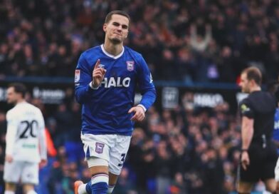ZYRTARE/ Anis Mehmeti mbetet pa trajner, “rrufe në qeill të hapur” te ekipi i Premier League! Reagon sulmuesi shqiptar