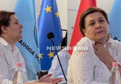 Çudira në Vlorë, sekretarja e Këshillit Bashkiak i lutet këshilltares që të votojë pro makinave që do lëvizin turistët në qytet: Aman, bëje për mua (VIDEO)