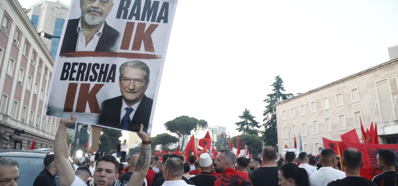 Raporti që rrëzon Ramën/ Protestat nuk u nxitën nga aktorë të huaj! Pakënaqësitë e qytetarëve legjitime