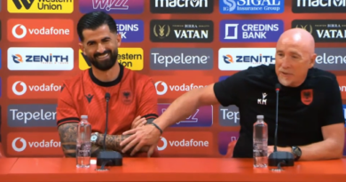 VIDEO/ Maran ndalon liderin e Kombëtares që të largohet, Gjimshitit i hiqet shiriti i kapitenit për sfidën e veçantë
