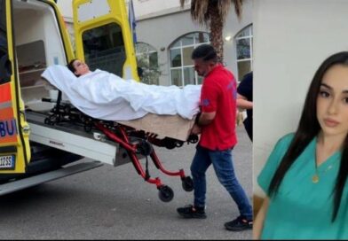 Përmbysja e autobusit të linjës Berat-Tiranë, nënë e bijë dërgohen në Greqi për t’u trajtuar Përmbysja e autobusit të linjës Berat-Tiranë, nënë e bijë dërgohen në Greqi për t’u trajtuar