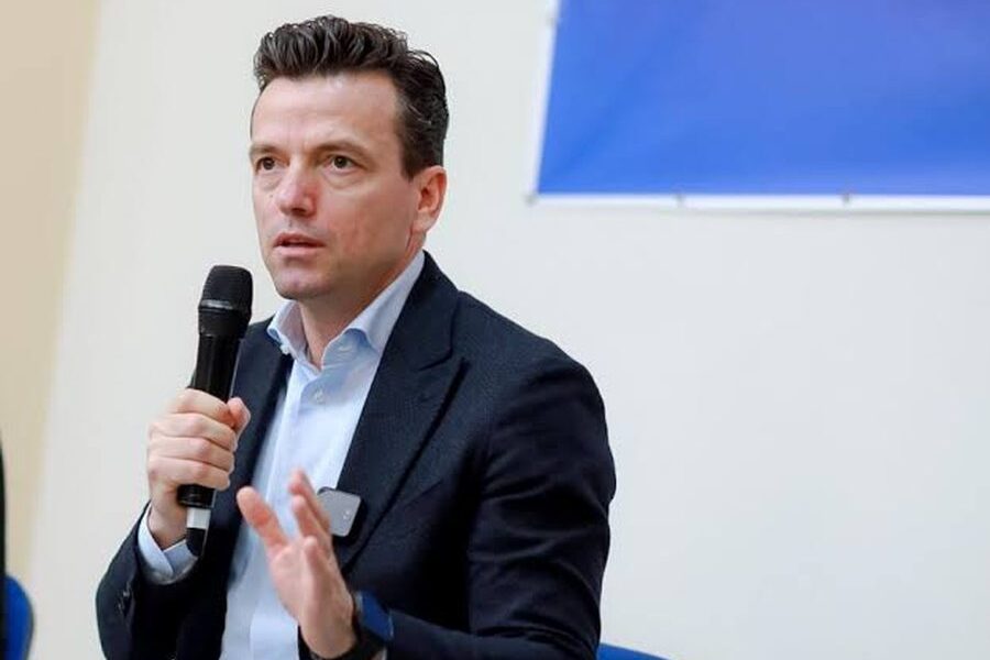 Tensionet te Kuvendi, Shehaj: Ministrat s’mund të fshihen pas policisë, protesta nuk ndalet