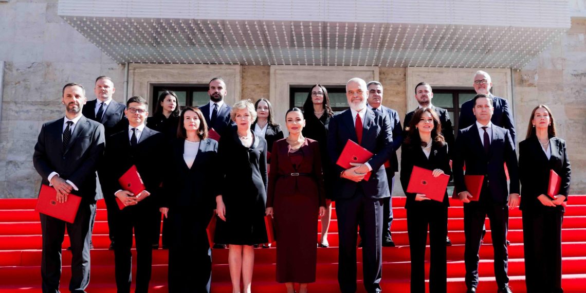 Pas bonusit për pensionistët dhe personat me aftësi të kufizuar, qeveria njofton rritje pagash për këtë kategori