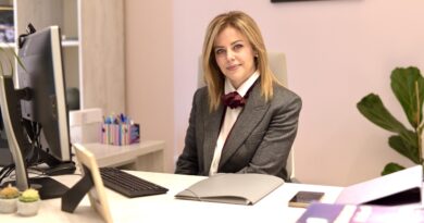 Aulona Bylykbashi 11 pasuri të paluajtshme me burim pagat, firmosi dhjetëra milionë euro tendera për njerëzit e krimit kur ishte nënkryetare e Bashkisë Elbasan Aulona