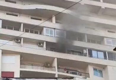 BIE ZJARR NË PALLATIN 30-KATËSH NË GOLEM! Zjarrfikëset hasin vështirësi për ndërhyrje, shkak lartësia e objektit ZJARR